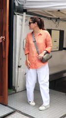 बांद्रा में रेस्टोरेंट के बाहर Kareena Kapoor Khan हुई स्पॉट