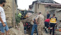 Erzincan'da kanalizasyon çalışması sırasında göçük