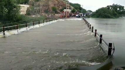 भारी बारीश से टोंक पक्का बंधा की चली चादर