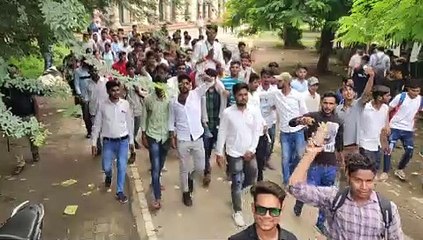 अलवर में दो साल बाद हो रहे छात्रसंघ चुनाव में ढोल पर नाचते हुए नामांकन भरा,गूंजते रहे नारे और बढ़ता रहा उत्साह,देखे वीडियो