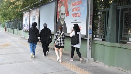 CHP'nin İzmir'de astırdığı afişler, İYİ Parti'den sonra AK Parti'nin de tepkisini çekti