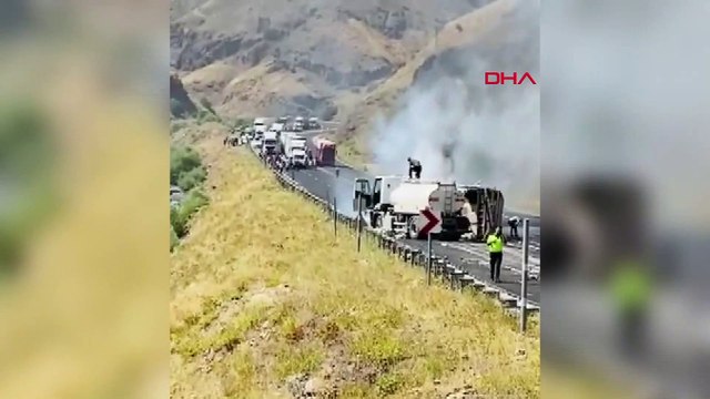 Kafa kafaya çarpışan TIR ve kamyon alev topuna döndü!