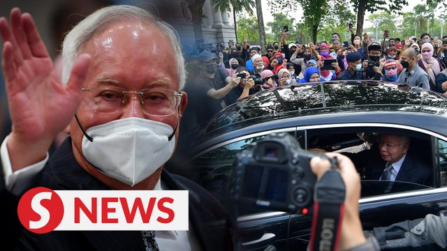 Najib supporters gather outside Palace of Justice as final SRC appeal resumes