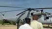 राजस्थान में अचानक खेत में उतारना पड़ गया वायुसेना का हैलीकॉप्टर, भीड़ लग गई