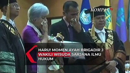 Haru! Momen Ayah Brigadir J Menangis Wakili Wisuda Yosua Jadi Sarjana Ilmu Hukum