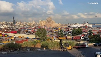 شاهد: انهيار الجزء الشمالي من صوامع الحبوب في مرفأ بيروت