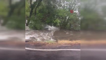 Son dakika haberi... Texas'ta sel felaketiAraçta mahsur kalan kadın hayatını kaybetti