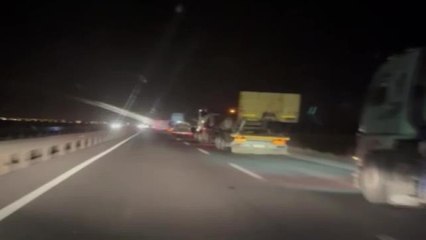 Mardin haberi | Özkan Yalım, Mardin'deki Kazadaki Tırlardan Birinin Kamyondan Kesme Olduğunu Açıkladı: "Teknik Özellikleri Yeterli Olmayan Araçla Yola Çıkarsanız...