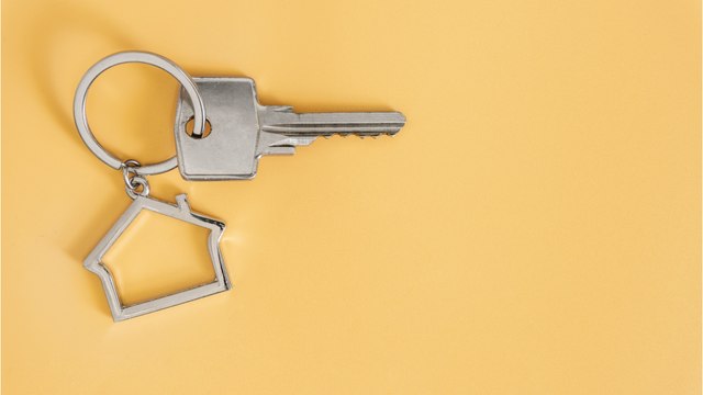 Après deux ans de loyers impayés, ce propriétaire récupère son appartement dans un état déplorable