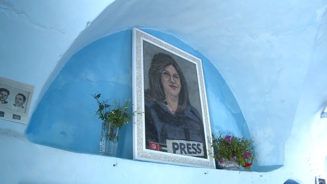 فنانة تونسية تنجز لوحة من الفسيفساء لشيرين أبو عاقلة