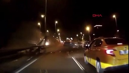 İstanbul trafiğinde maganda sürücü dehşeti kamerada! Yaralılar var