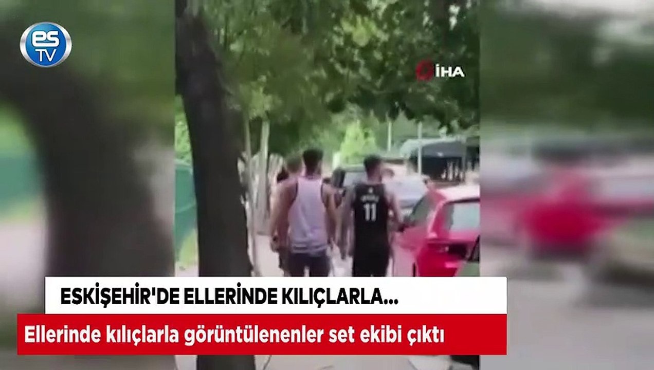 Eskişehir'de ellerinde kılıçlarla. .