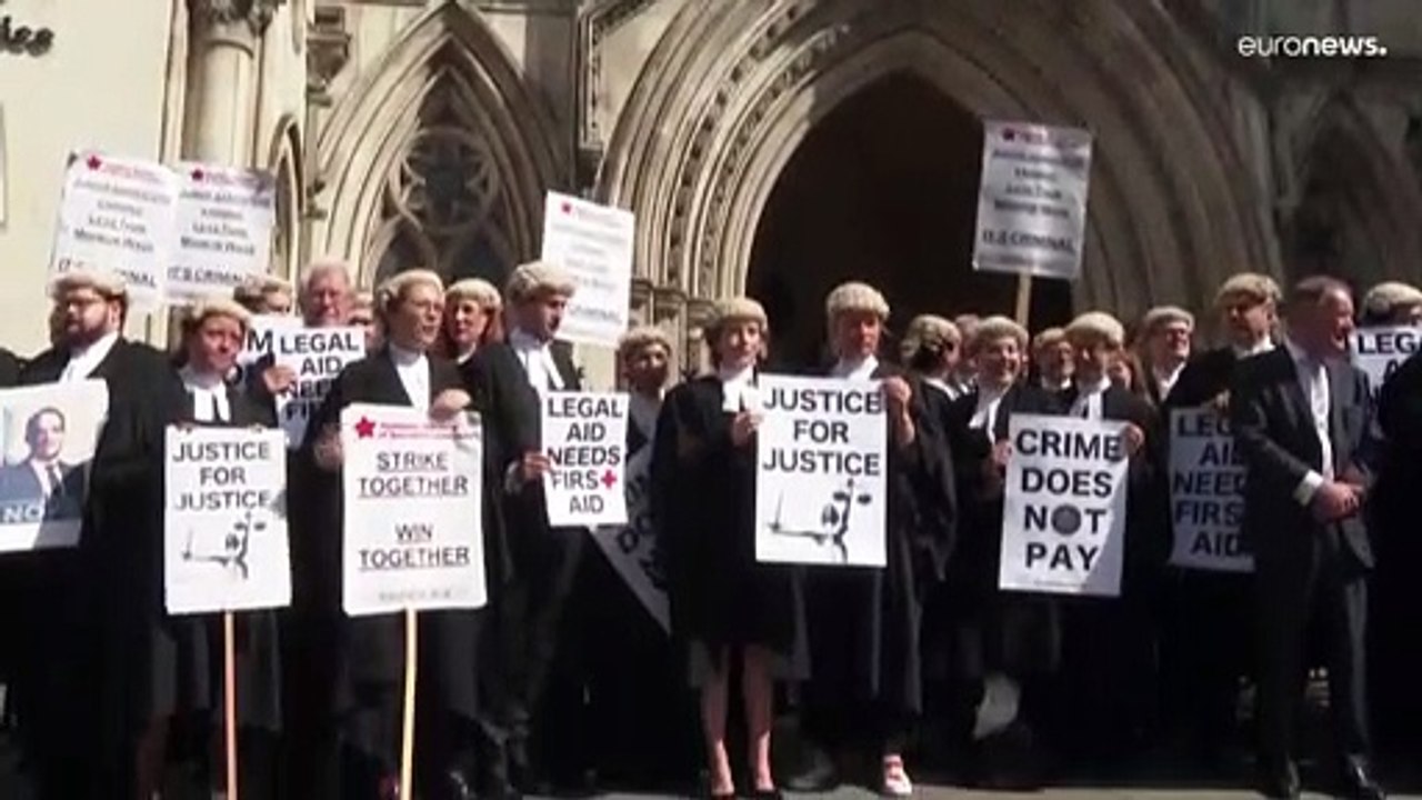 Tausende Rechtsfälle auf Eis: Britische Strafverteidiger streiken