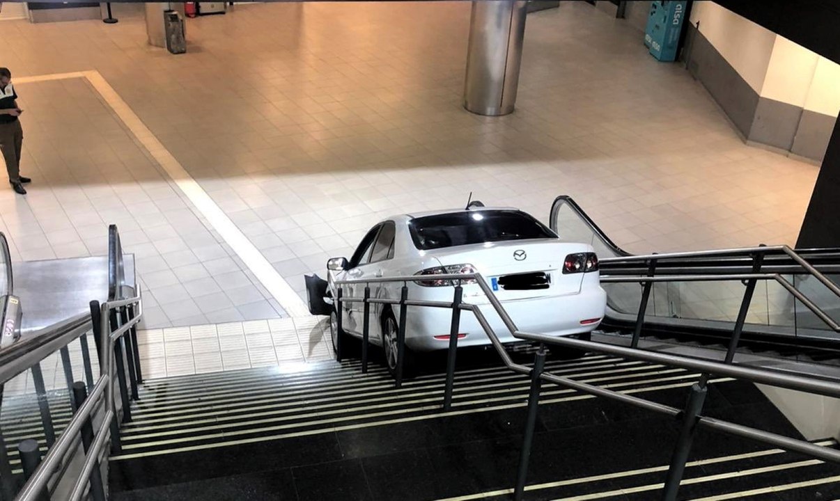 Rescate de un coche en el metro de Madrid