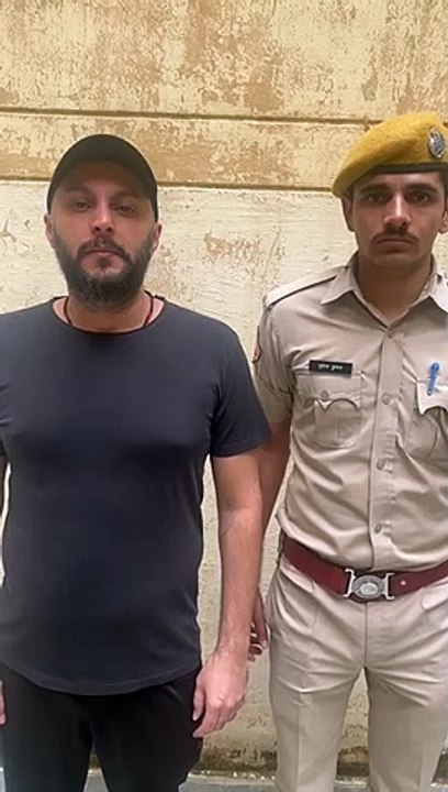 हुक्काबार में उड़ रहे थे धुएं के छुल्ले, पुलिस ने दबोचा