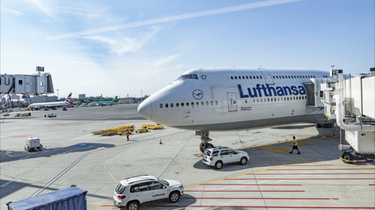Lufthansa-Maschine muss in Boston notlanden!
