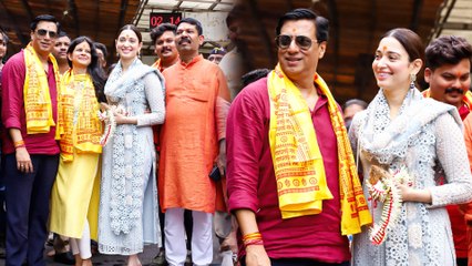 Tamannaah Bhatia Visits Siddhivinayak Temple, Gets Mobbed By Fans