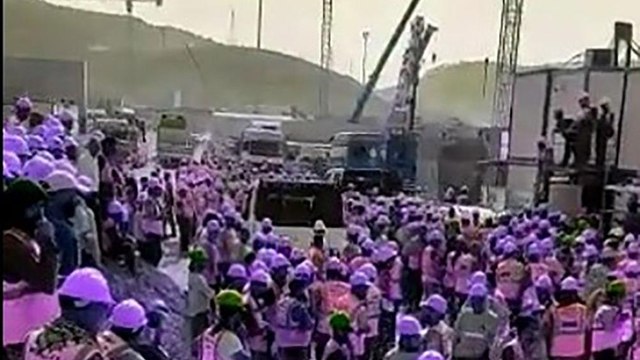 Akkuyu’da işçiler maaşları için eylem yaptı