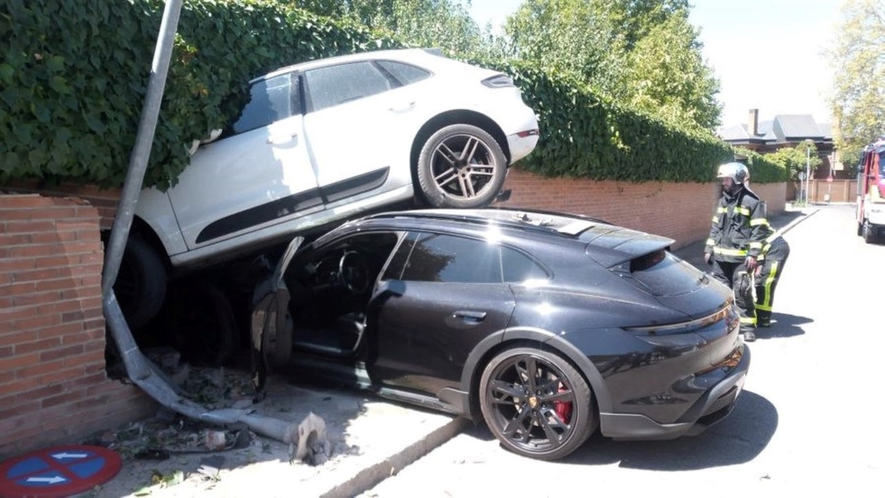 Dos Porsche empotrados en Madrid