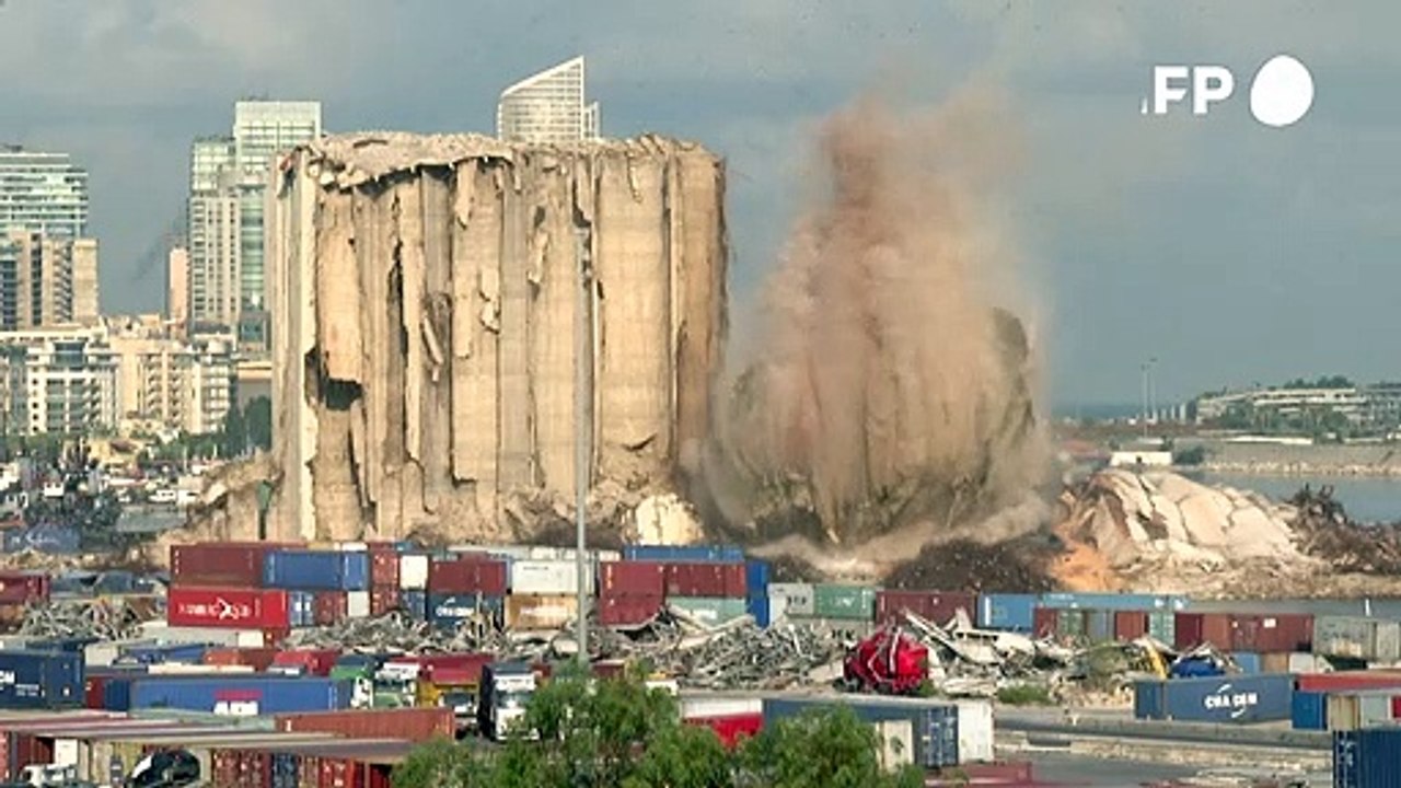 Se derrumba otra parte de los silos del puerto de Beirut