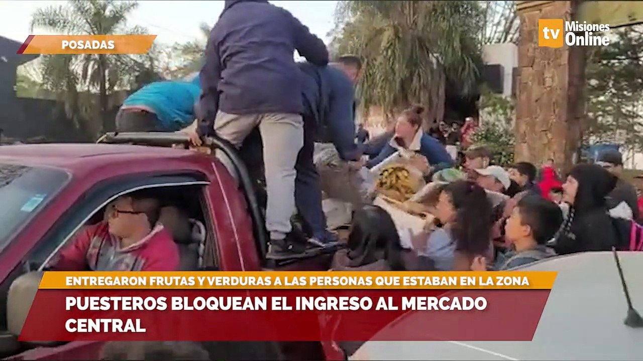 Puesteros bloquean el ingreso al Mercado Central