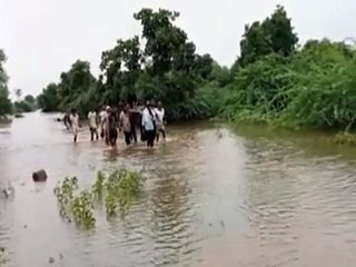 video-एनिकट की रपट पर फिसलने से एक की मौत