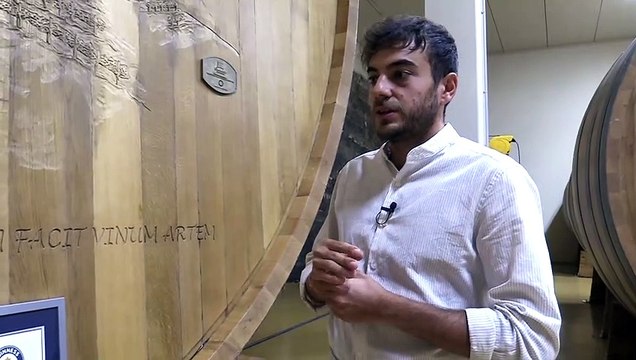 Nelle Langhe la botte da Guinness: 5 metri per 60 quintali di legno, è la più grande al mondo