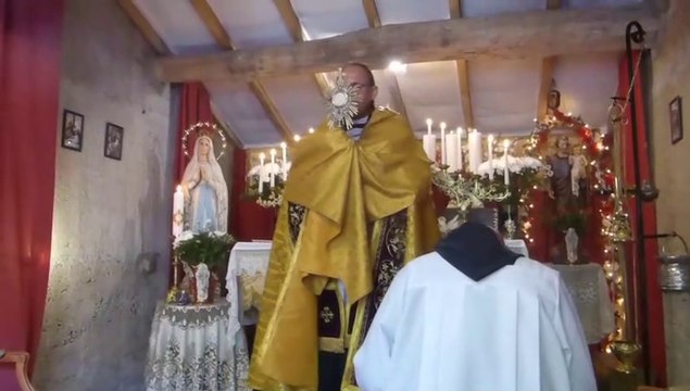 Chapelet en l'honneur du Saint Sacrement 15 août 2022 volume IV à la ferme aux mille lumières de Fitilieu film JC Guerguy