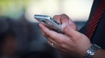 ¿Robar celulares no dará cárcel? La polémica propuesta del ministro de Justicia
