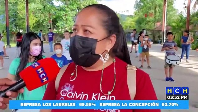 Lista para los Desfiles Patrios, la banda de guerra del inst. “Villeda Morales” de La Entrada, Copán