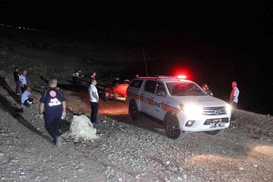 Kastamonu haberleri: Karaman'da baraja düşen hafif ticari araç bulundu