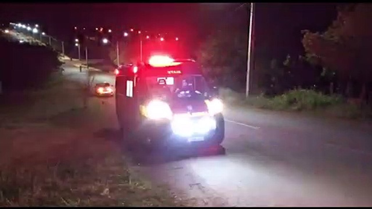Mulher fica ferida ao cair de bicicleta na Rua Altemar Dutra