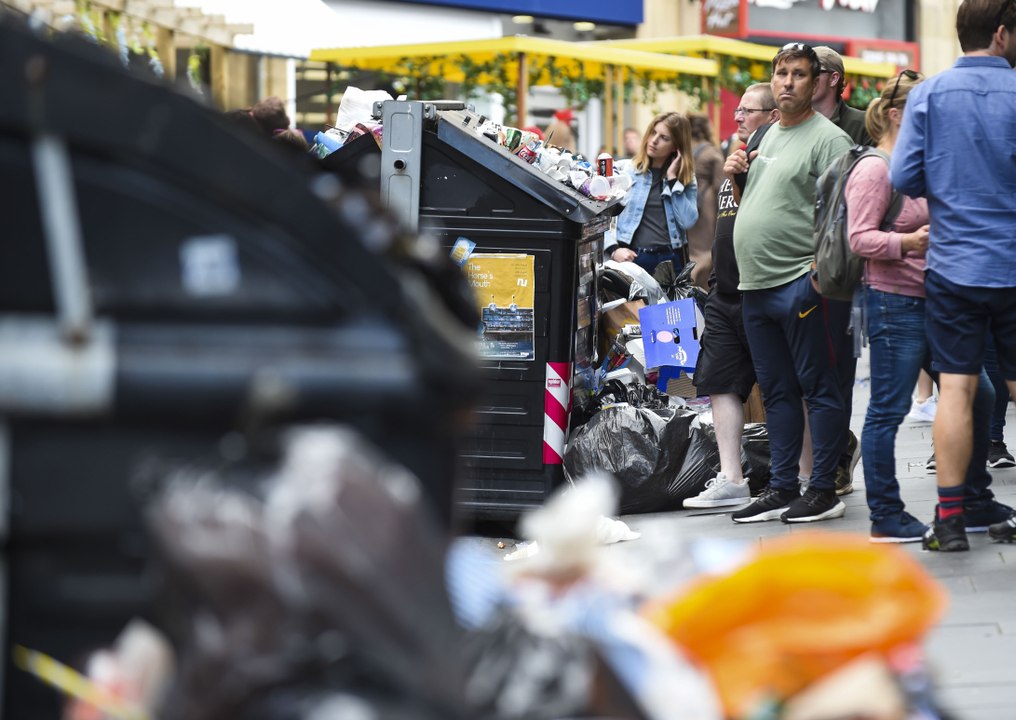 Edinburgh bin strike: Stoppage continues as unions reject latest below-inflation offer