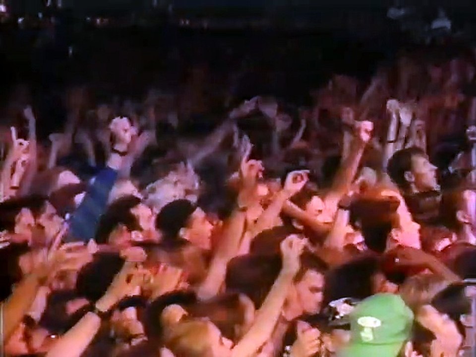 Michael Jackson - Beat It (Dangerous Tour- Live in Copenhagen)