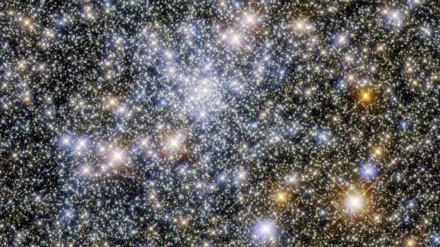 Hubble flagra multidão de estrelas perto do núcleo da Via Láctea