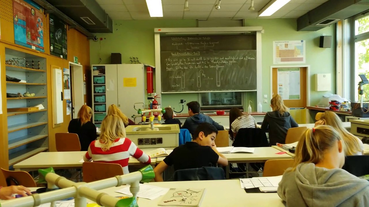 Lehrerfreies Klassenzimmer Chemie