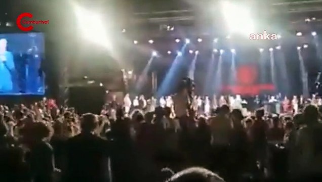 İZMİR VALİSİ KÖŞGER, 30 AĞUSTOS KUTLAMASINDA ATATÜRK'Ü ANMADIĞI GEREKÇESİYLE YUHALANDI