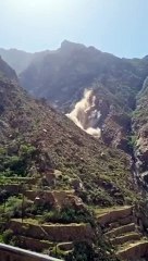 فيديو.. انهيارات صخرية وأضرار بسيطة بإحدى المدارس إثر "هزة الباحة"