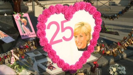 "Già 25 anni", un memoriale a Parigi rende omaggio a Lady Diana