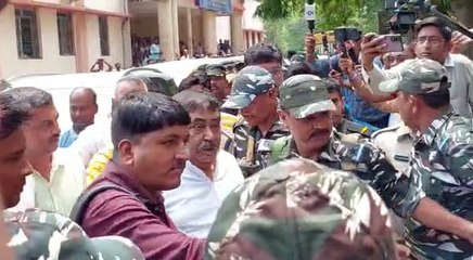 অনুব্রত মণ্ডলকে আসানসোল আদালতে আনার সময় ‘গরু চোর' স্লোগান কংগ্রেস কর্মীদের | Oneindia Bengali