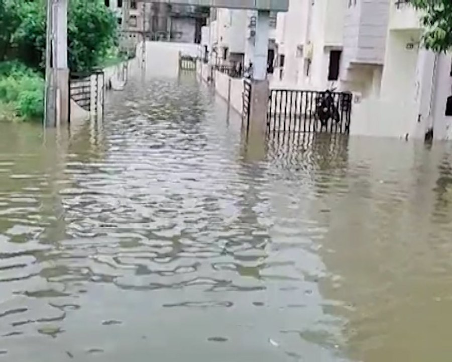 ગુજરાતમાં ક્યાં ક્યાં કરવામાં આવી ભારે વરસાદની આગાહી? જુઓ વીડિયો