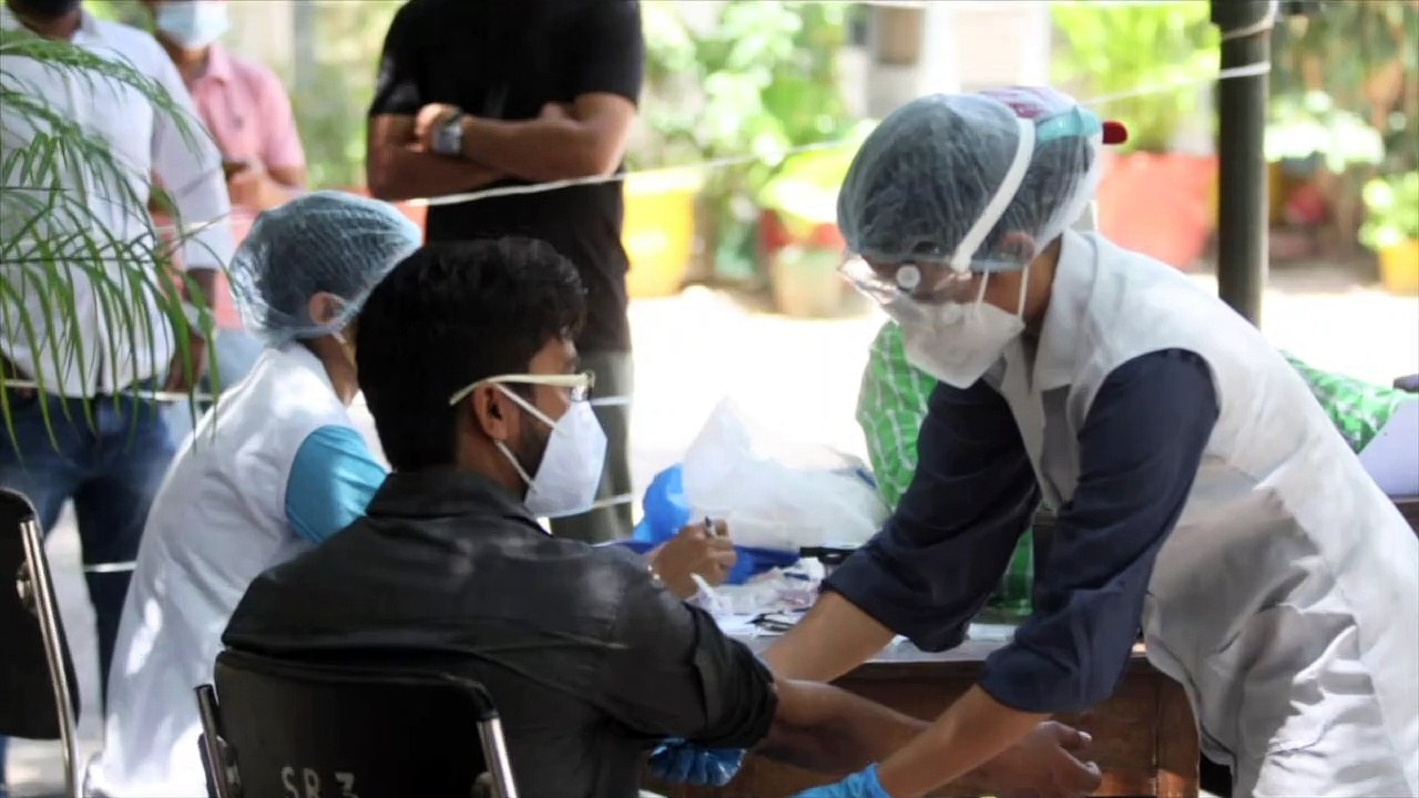 Big B tests positive for Covid-19 once again