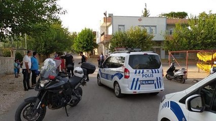 EVİNİN ÖNÜNDE BIÇAKLANDI, HASTANEDE ÖLDÜ