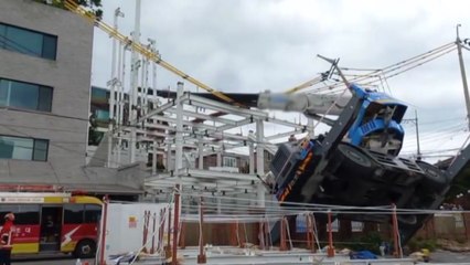 서울 삼성동 공사장에서 크레인 넘어져 189세대 정전 / YTN