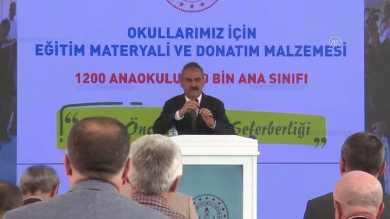 Bakan Özer: "Ders kitabı ayrı yardımcı kaynak ayrı gibi ikilem eğitim sisteminde kalmayacak"