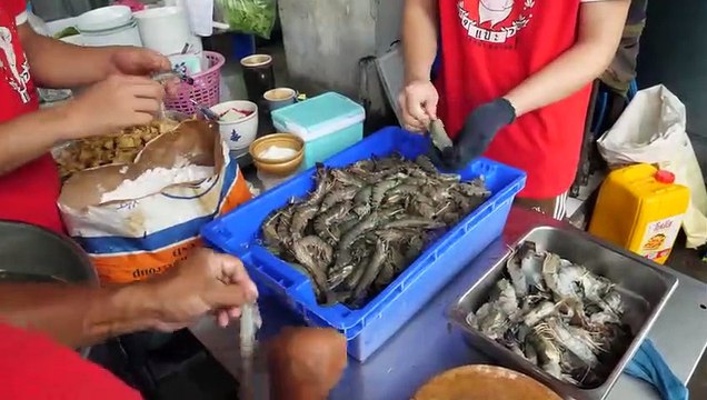 giant egg fried rice - thai street food