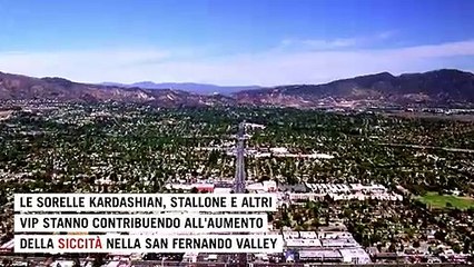 Sylvester Stallone, le sorelle Kardashian e altri vip accusati di sprecare l'acqua