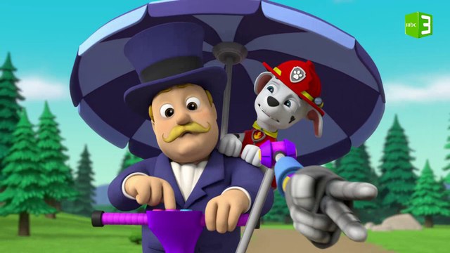 العمدة هامنجر يفقد السيطرة على الدراجة والنتيجة..