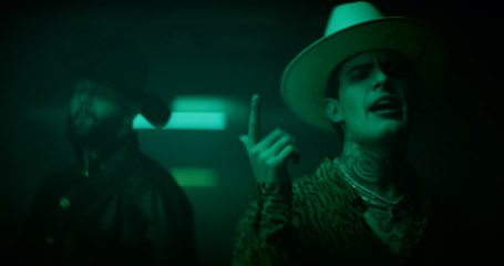 Adriel Favela - Con Un Botecito A Pecho