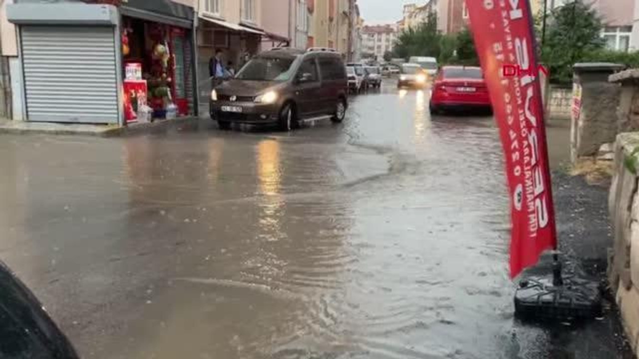 Kütahya haber! KÜTAHYA'DA SAĞANAK; DERE TAŞTI, BAZI EV VE İŞ YERLERİNİ SU BASTI